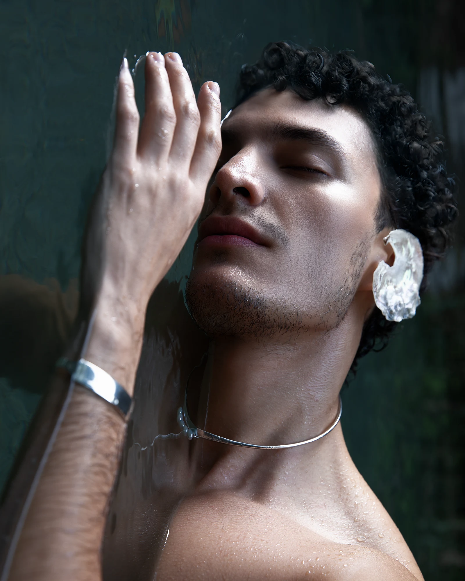 Joyas de SERGIO STUDIO usadas en agua en Tolantongo, México.