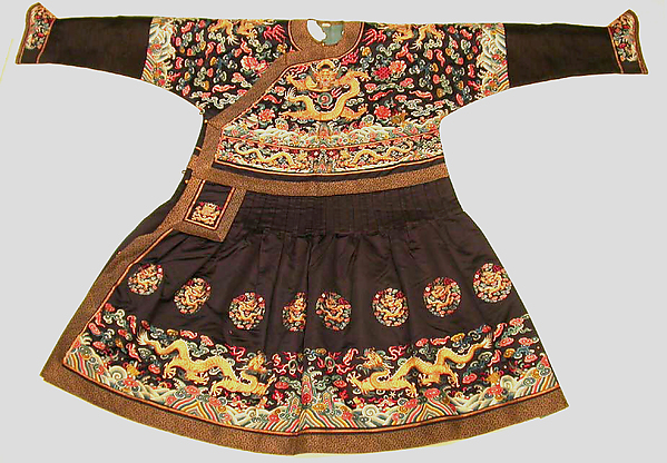 IMAGE 10 — Man’s Audience Robe (Chaofu)