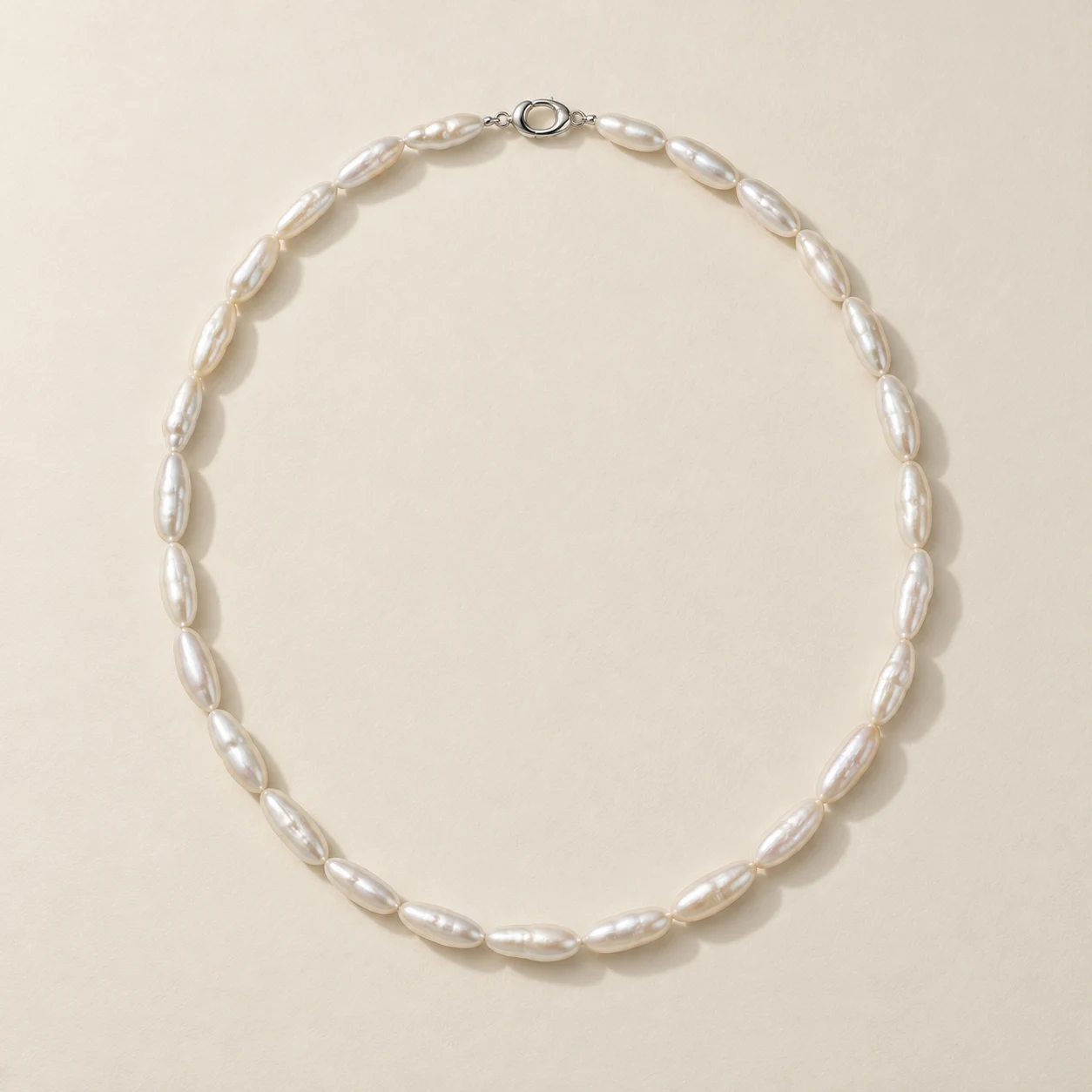 Yemanjá Long Rice Pearl Necklace